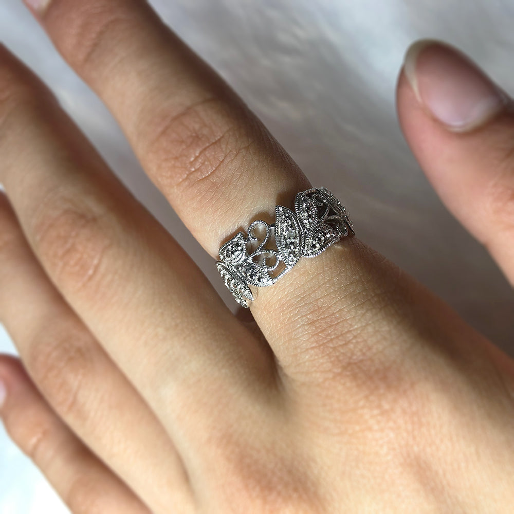 Sterling Silver Filigree Ring with 1 Brilliant Cut Diamond