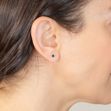 Load image into Gallery viewer, Sterling Silver Green Round 3.5mm Stud Earrings