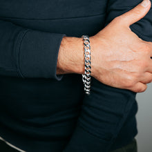 Load image into Gallery viewer, Sterling Silver Fancy 300 Gauge Oval Curb 23cm Bracelet