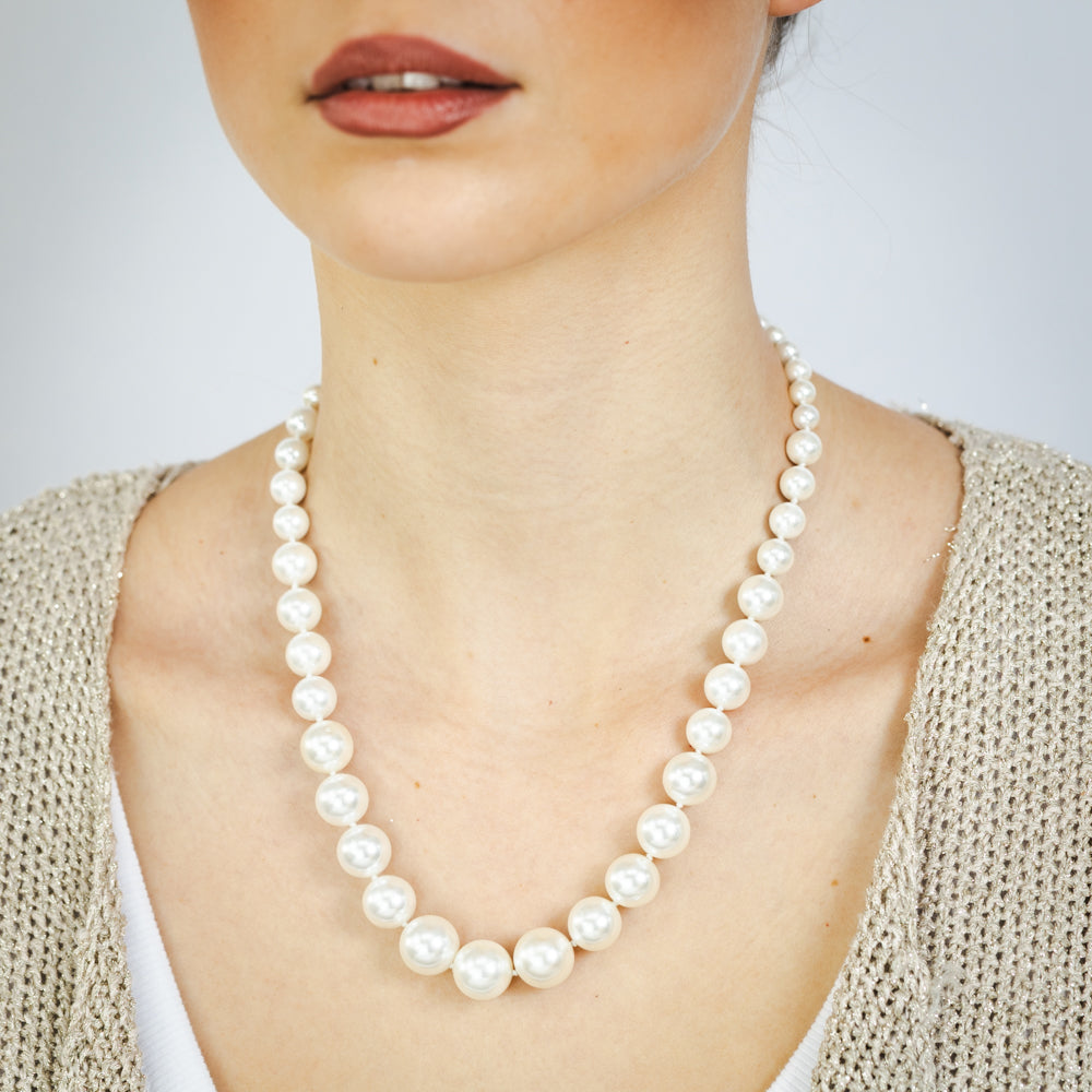 Mother of Pearl Graduated Necklace 48cm with Sterling Silver Clasp