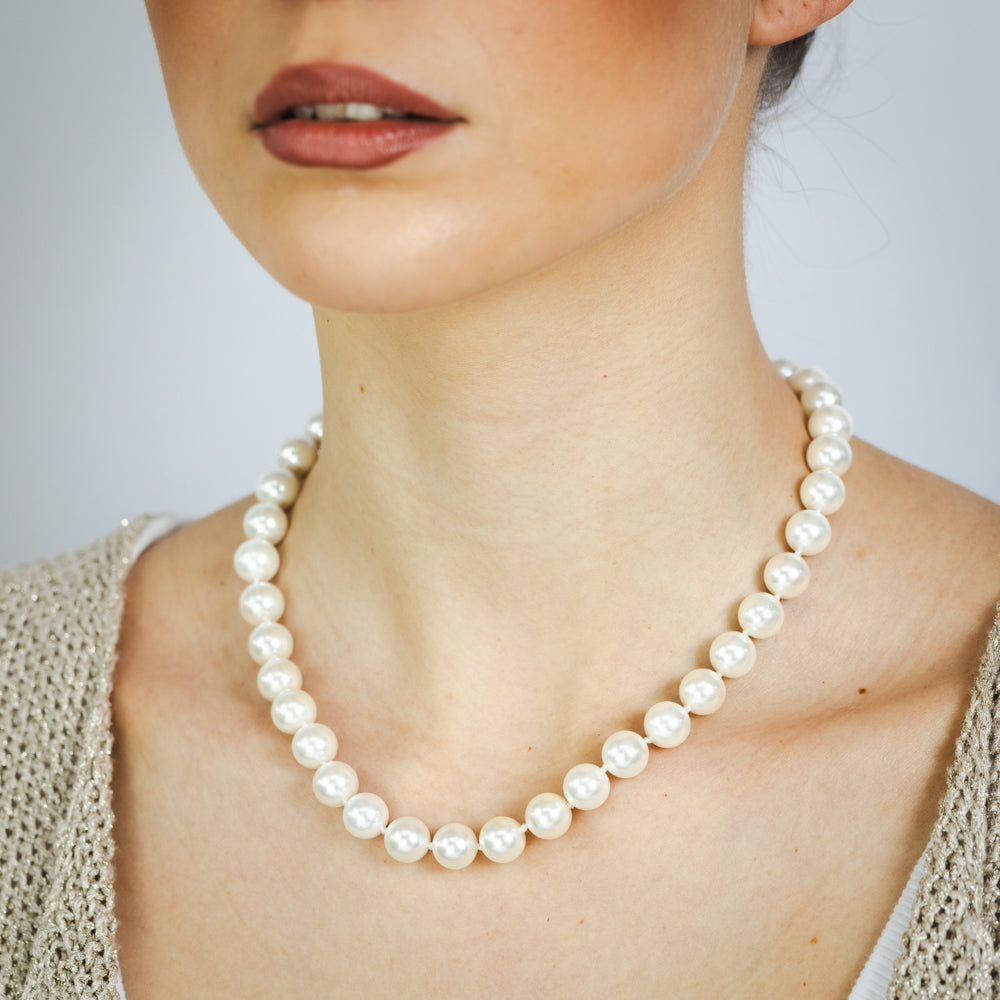 Mother of Pearl Necklace 40cm with Sterling Silver Clasp